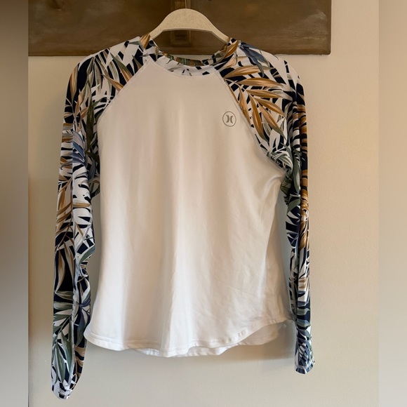 Hurley Other - Hurley White Shirt with Blue and Tan Accents